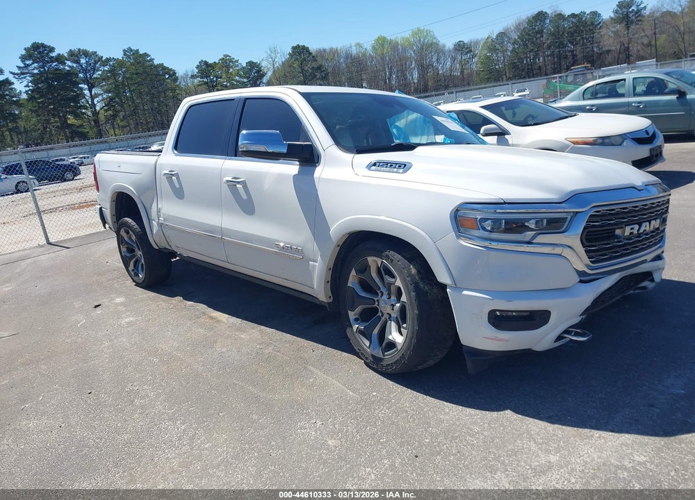 2019 RAM 1500 LIMITED  4X4 5'7 BOX VIN: 1C6SRFHT7KN729545