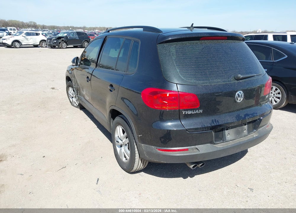 2016 VOLKSWAGEN TIGUAN S VIN: WVGAV7AX4GW528329