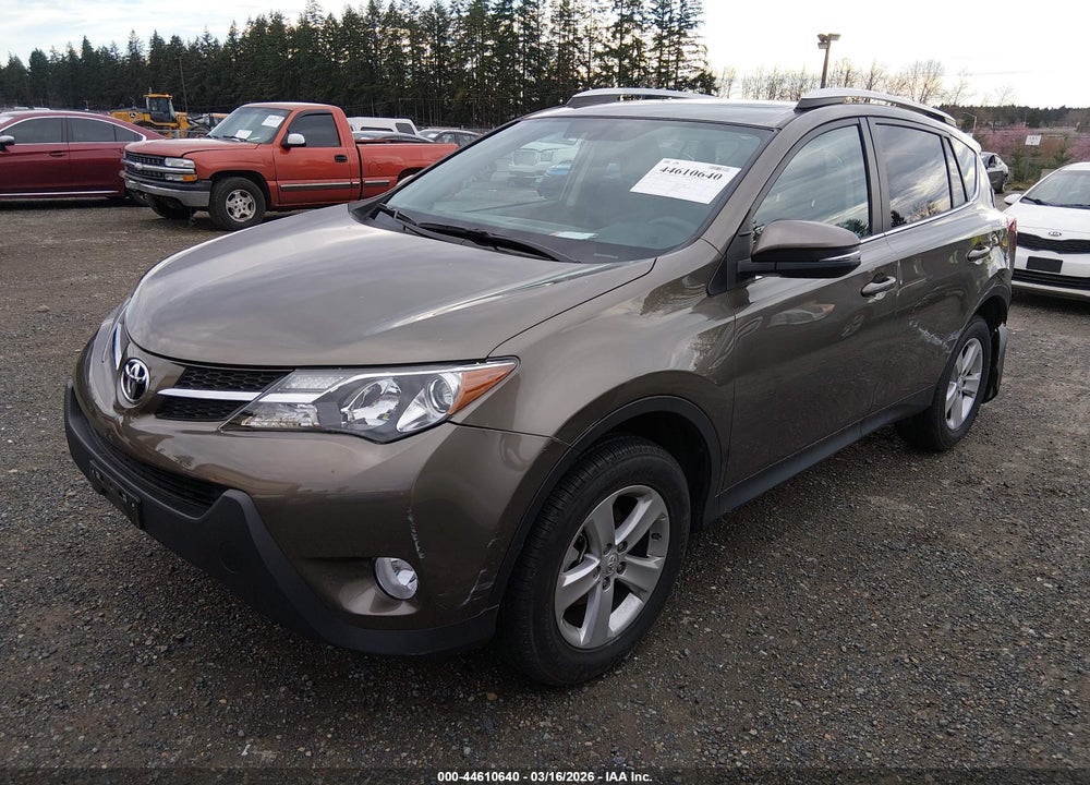 2014 TOYOTA RAV4 XLE VIN: 2T3RFREV2EW158583