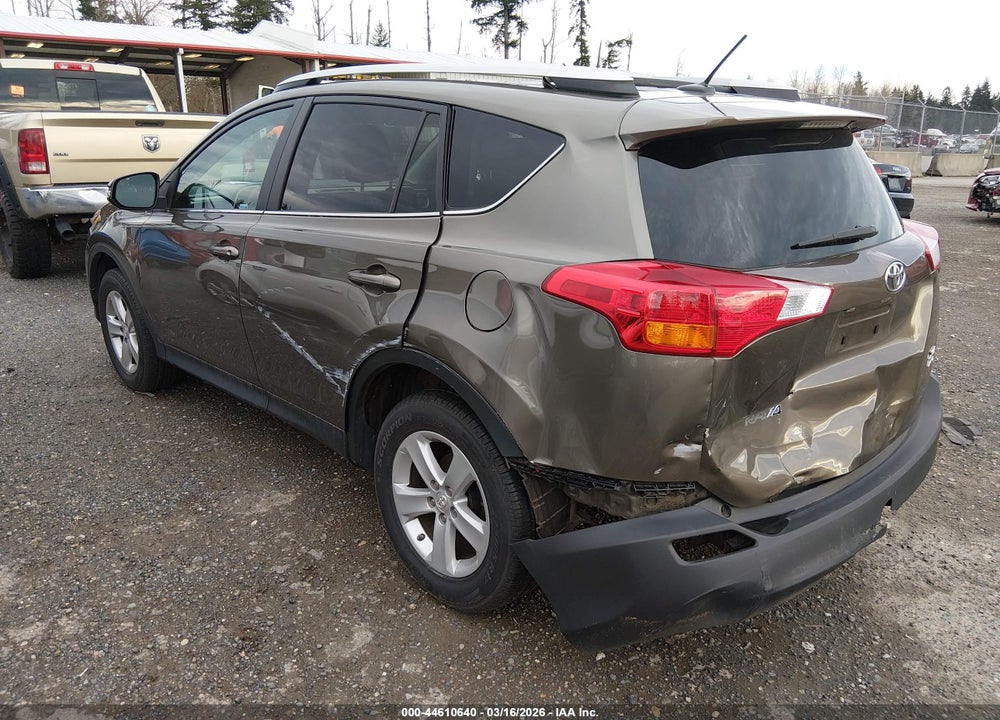 2014 TOYOTA RAV4 XLE VIN: 2T3RFREV2EW158583