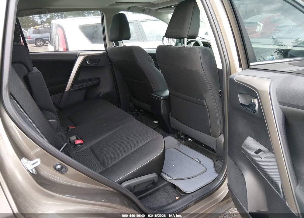 2014 TOYOTA RAV4 XLE VIN: 2T3RFREV2EW158583