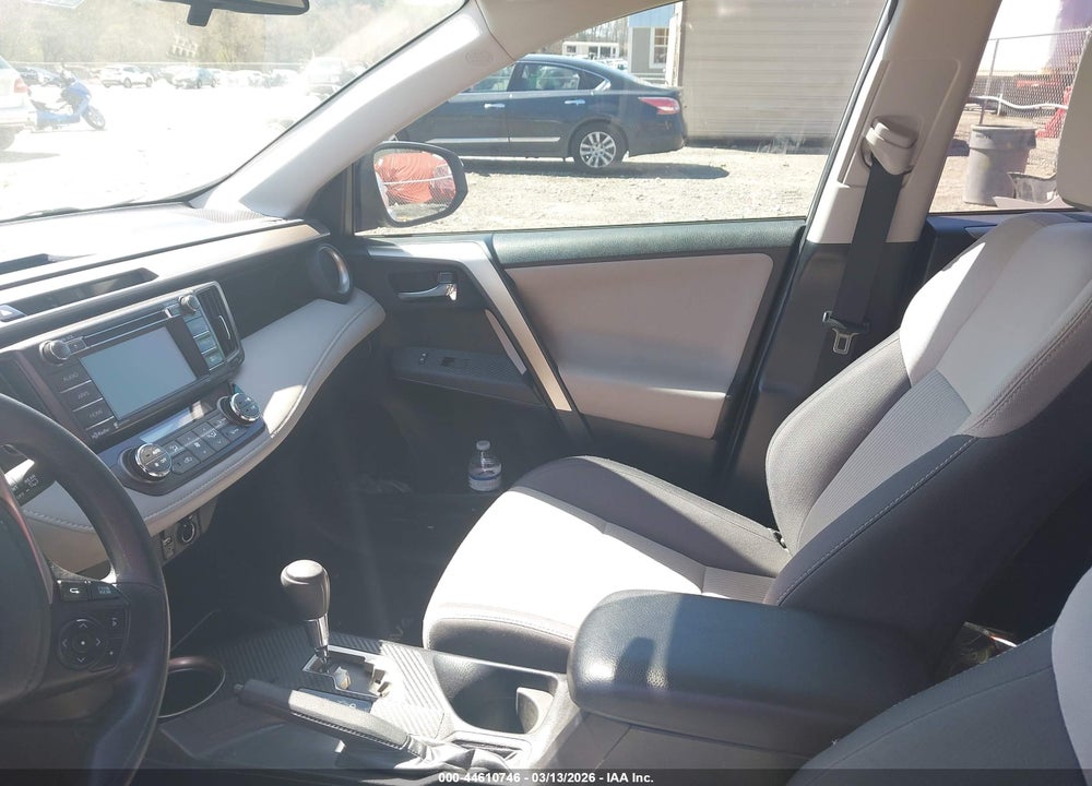 2015 TOYOTA RAV4 XLE VIN: 2T3WFREV1FW228384
