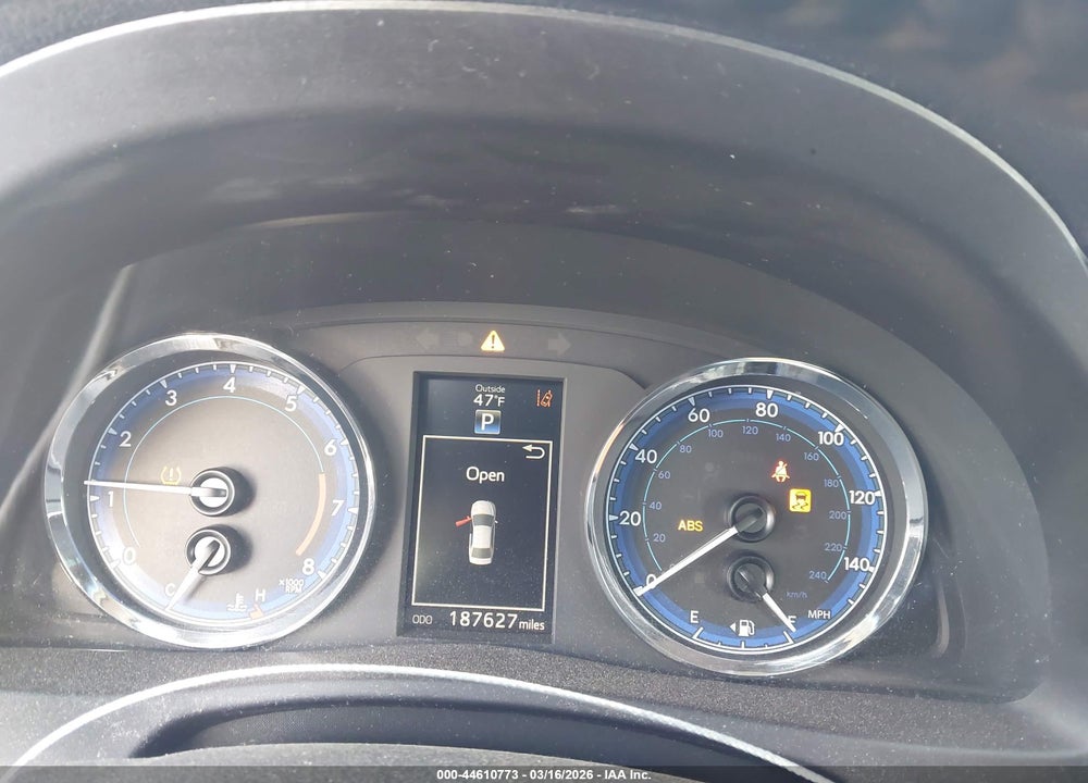 2017 TOYOTA COROLLA SE VIN: 5YFBURHE8HP641285