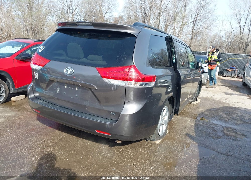 2013 TOYOTA SIENNA LE V6 8 PASSENGER VIN: 5TDKK3DC1DS344822