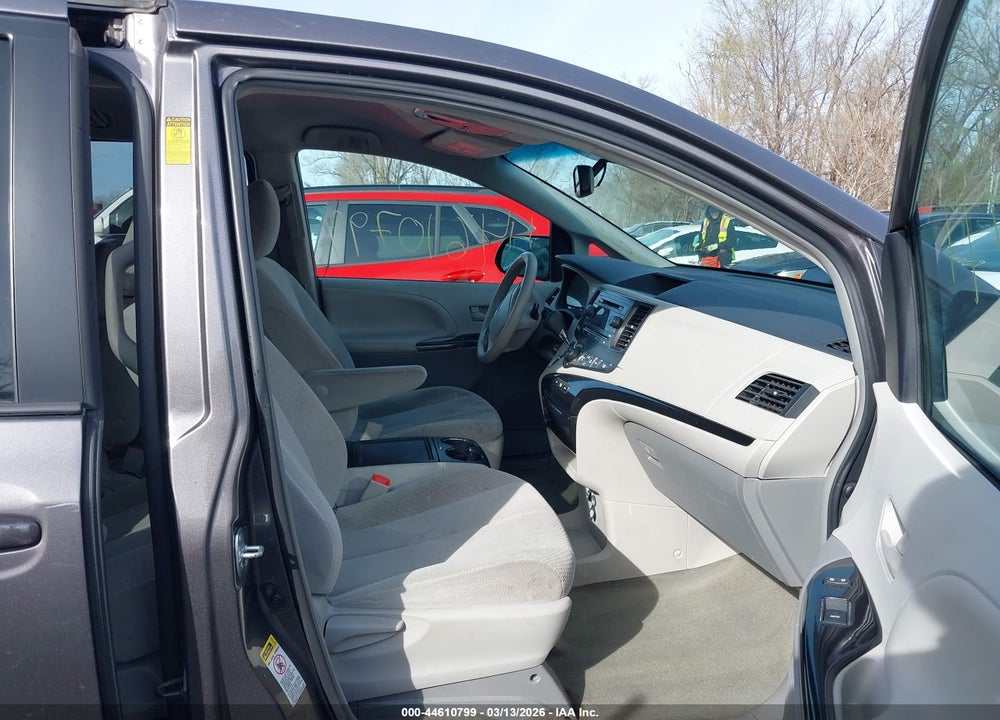 2013 TOYOTA SIENNA LE V6 8 PASSENGER VIN: 5TDKK3DC1DS344822