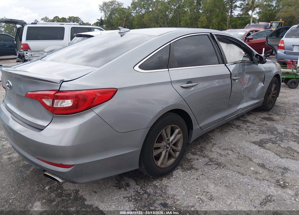 2015 HYUNDAI SONATA SE VIN: 5NPE24AF3FH009295