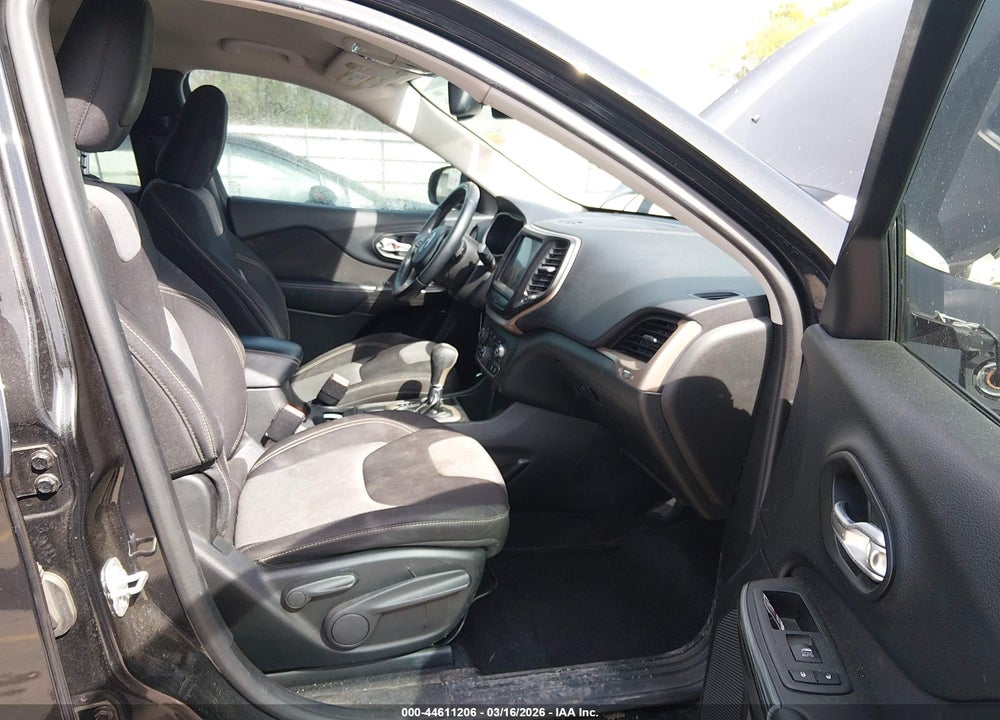 2014 JEEP CHEROKEE ALTITUDE VIN: 1C4PJLCB9EW302174