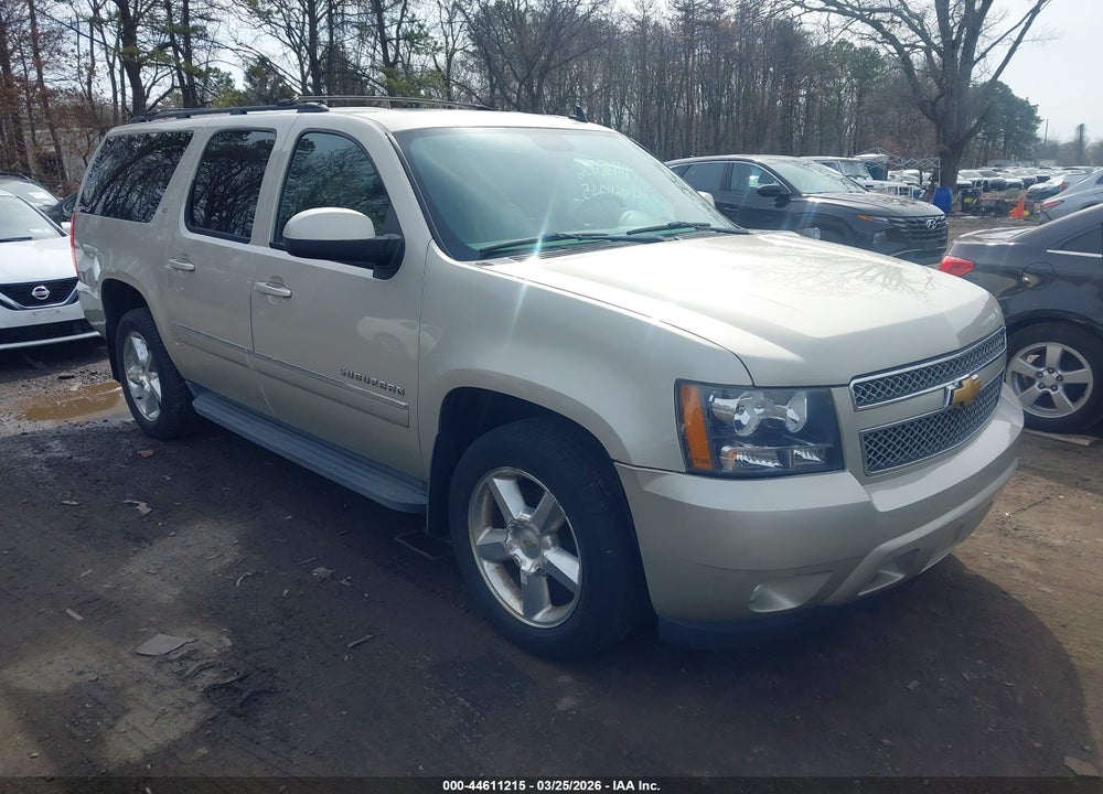 2013 CHEVROLET SUBURBAN 1500 LT VIN: 1GNSCJE04DR258657