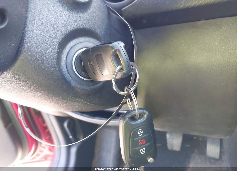 2013 KIA SOUL + VIN: KNDJT2A62D7579743
