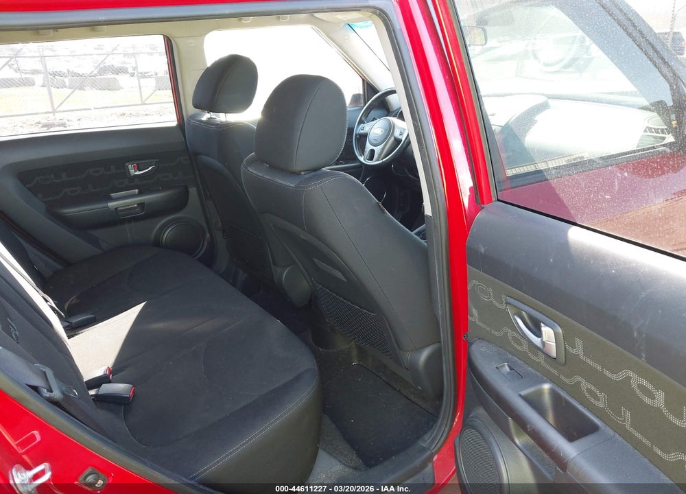 2013 KIA SOUL + VIN: KNDJT2A62D7579743
