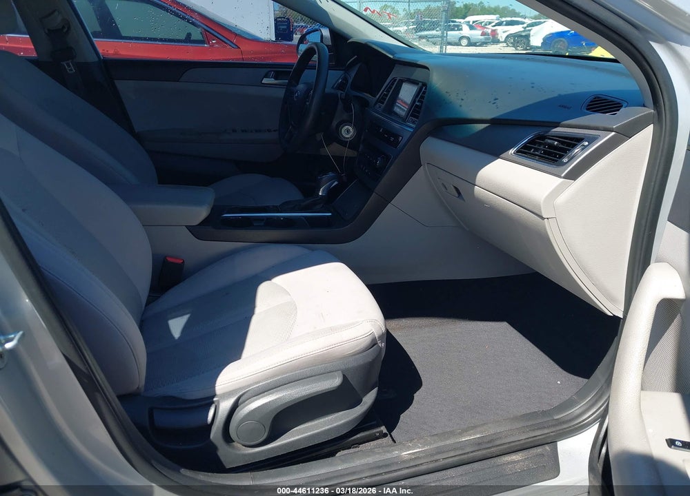 2017 HYUNDAI SONATA VIN: 5NPE24AF7HH574541