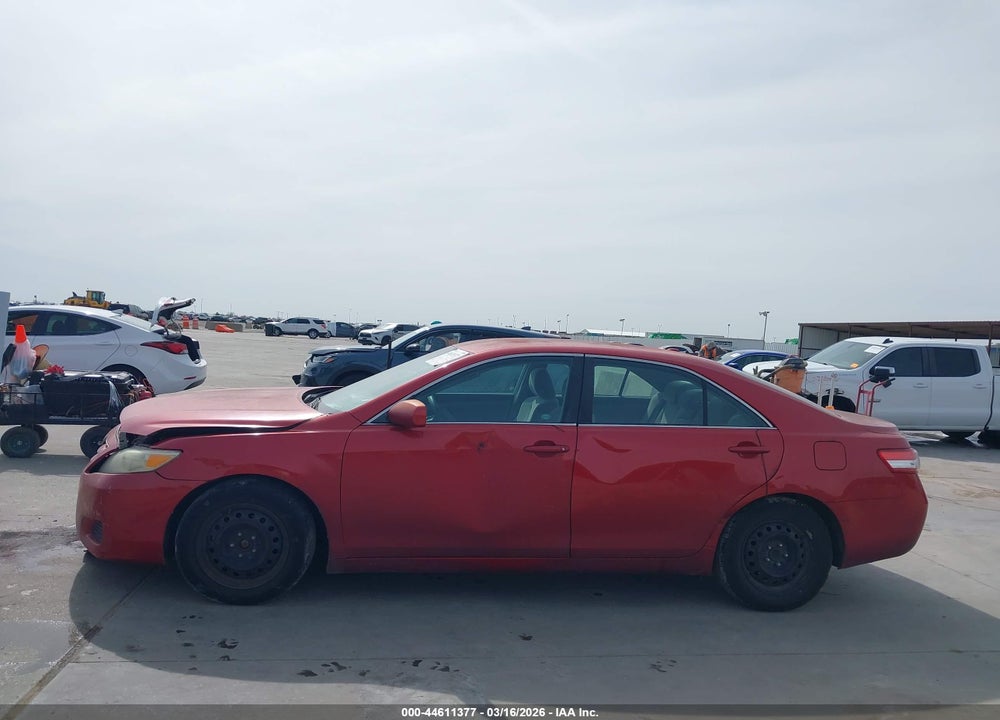 2011 TOYOTA CAMRY LE VIN: 4T1BF3EK9BU737692