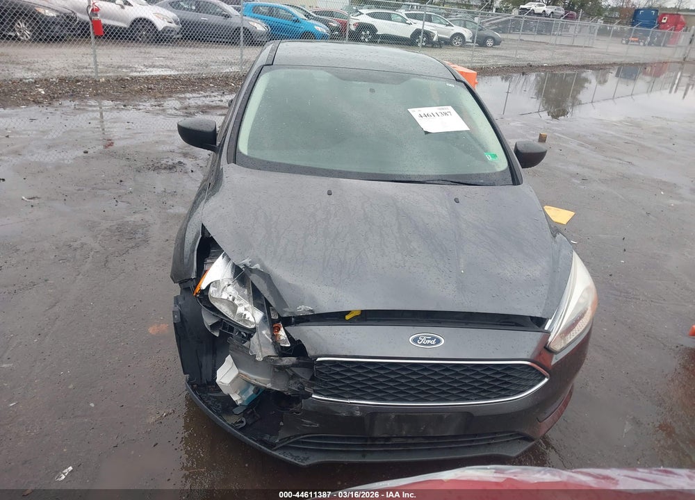 2018 FORD FOCUS S VIN: 1FADP3E24JL300168