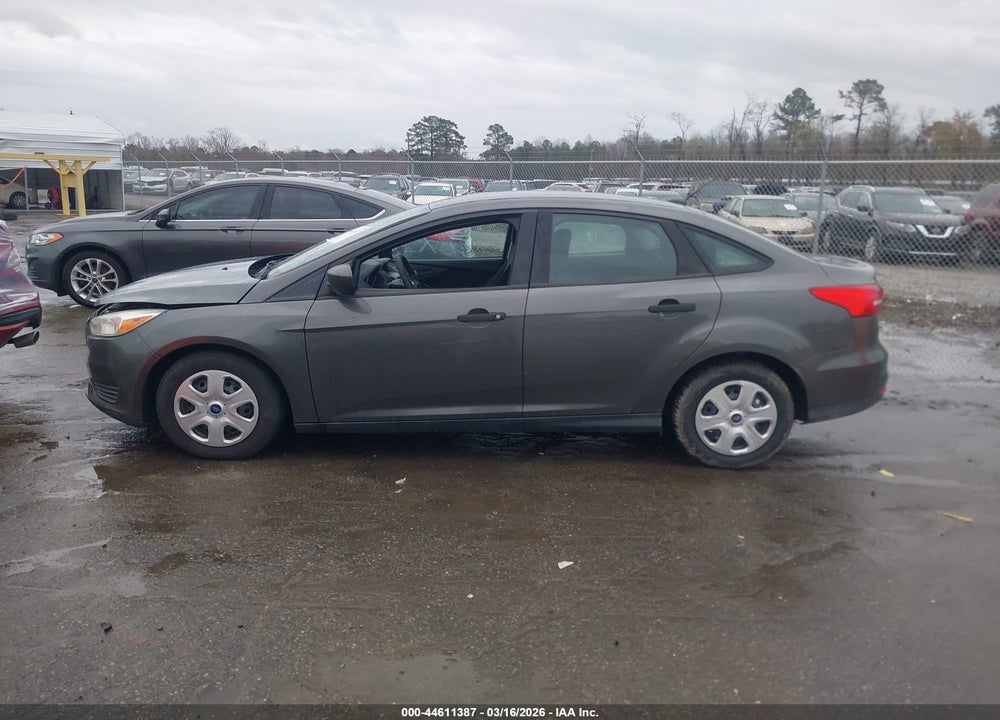 2018 FORD FOCUS S VIN: 1FADP3E24JL300168