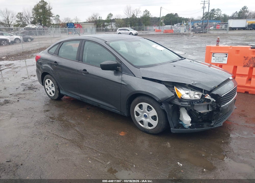 2018 FORD FOCUS S VIN: 1FADP3E24JL300168