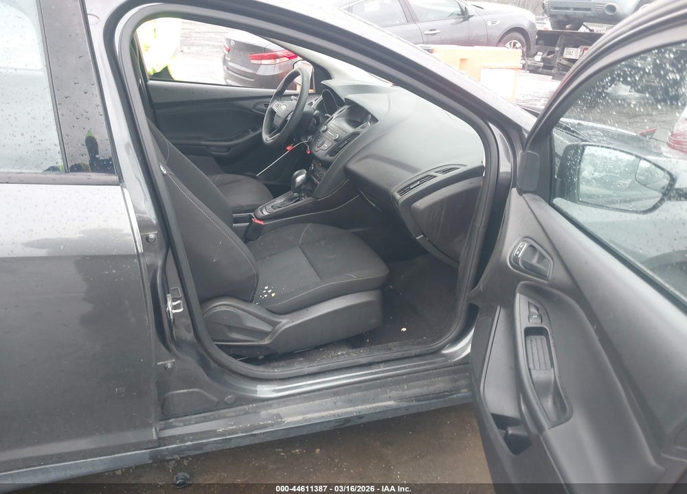 2018 FORD FOCUS S VIN: 1FADP3E24JL300168