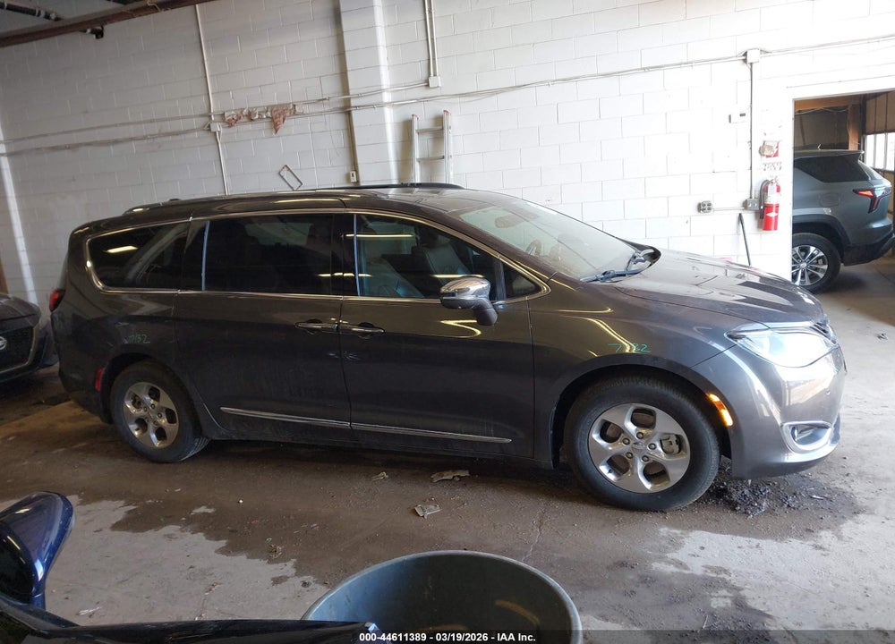 2018 CHRYSLER PACIFICA H VIN: 2C4RC1N79JR364614