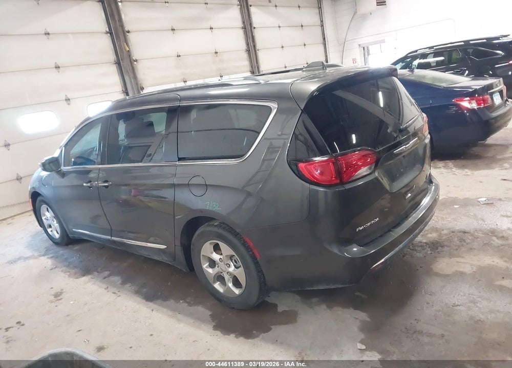 2018 CHRYSLER PACIFICA H VIN: 2C4RC1N79JR364614
