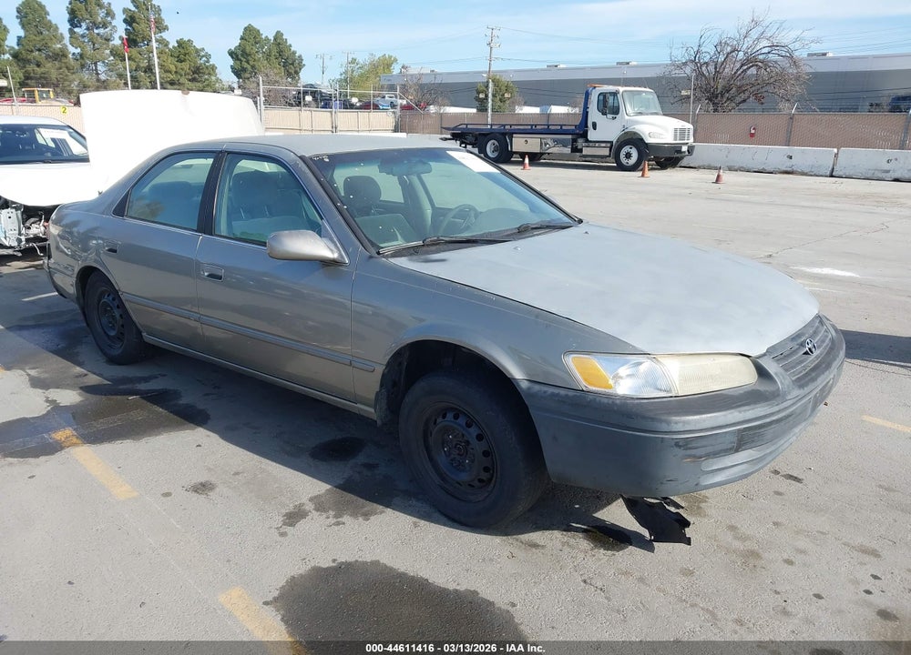 1998 TOYOTA CAMRY LE VIN: JT2BG22K3W0213332