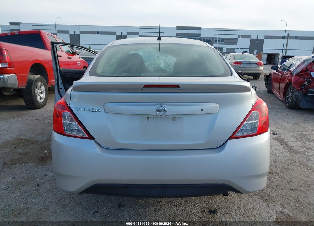 2018 NISSAN VERSA 1.6 S+ VIN: 3N1CN7APXJL813291