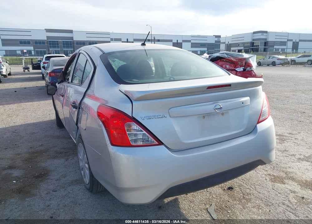 2018 NISSAN VERSA 1.6 S+ VIN: 3N1CN7APXJL813291