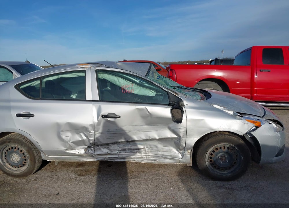 2018 NISSAN VERSA 1.6 S+ VIN: 3N1CN7APXJL813291