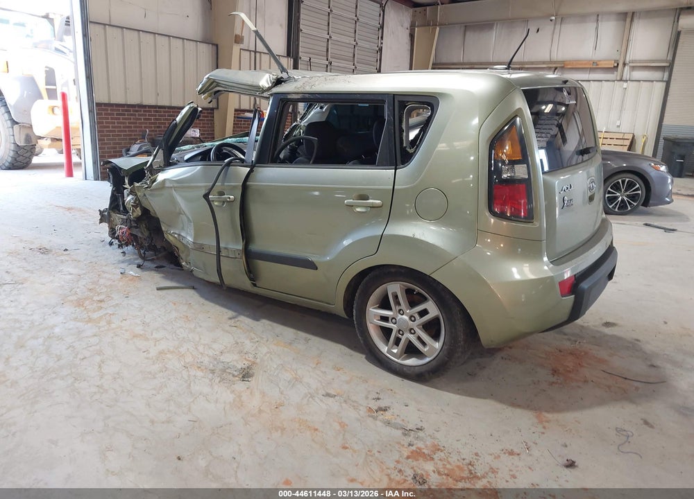 2011 KIA SOUL + VIN: KNDJT2A27B7233083