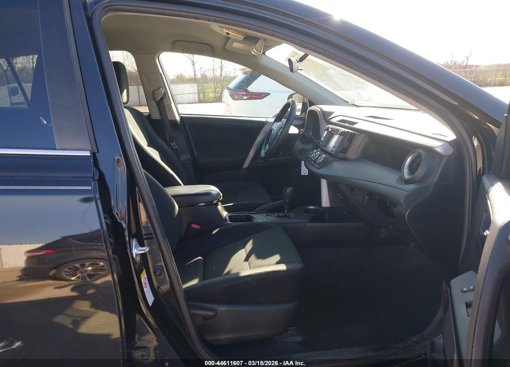 2016 TOYOTA RAV4 LE VIN: 2T3BFREV5GW526551
