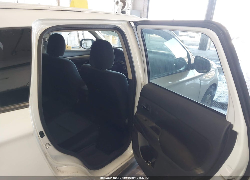 2014 MITSUBISHI OUTLANDER SE VIN: JA4AZ3A3XEZ014487