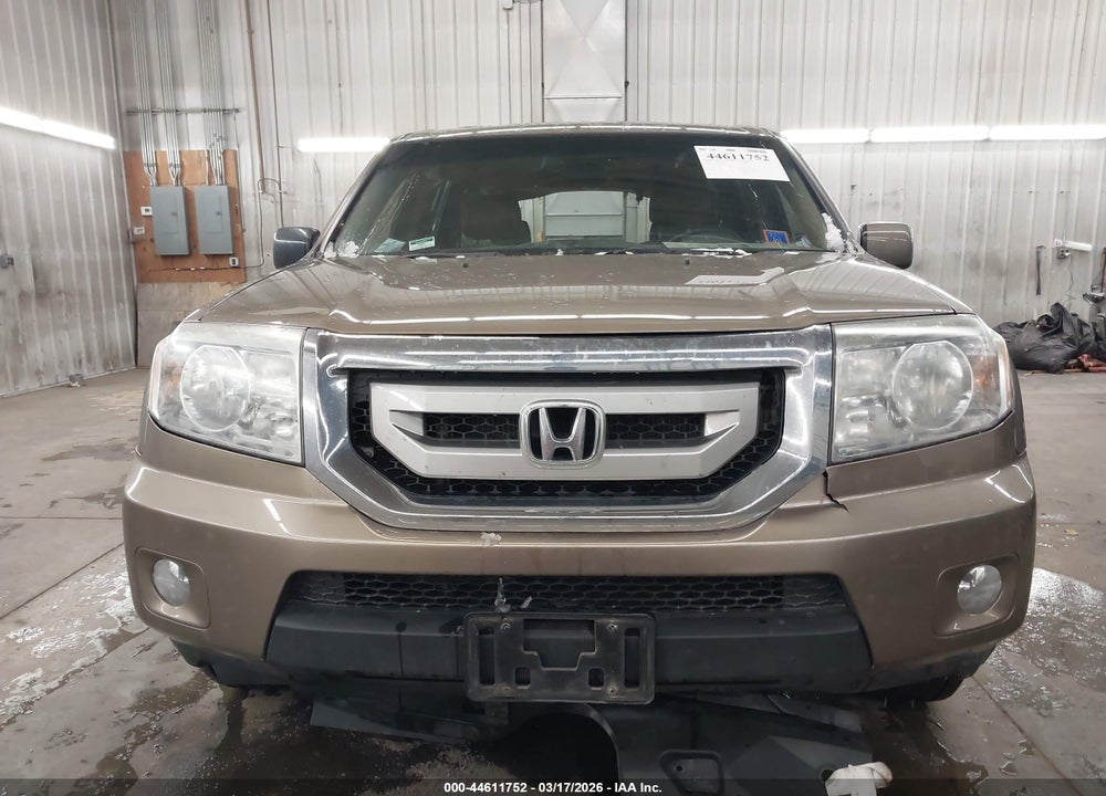 2011 HONDA PILOT EX-L VIN: 5FNYF4H60BB002031