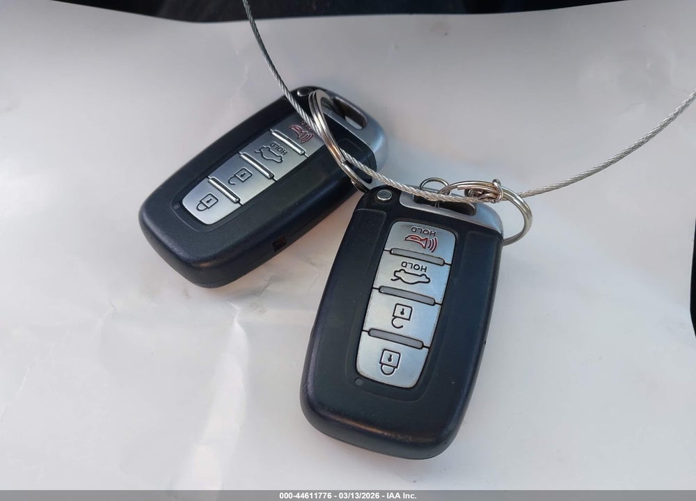 2011 HYUNDAI SONATA LIMITED VIN: 5NPEC4AC8BH266675