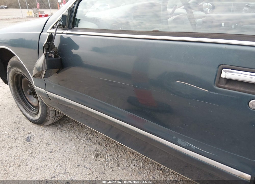 1996 CHEVROLET CAPRICE CLASSIC VIN: 1G1BL52W2TR157844