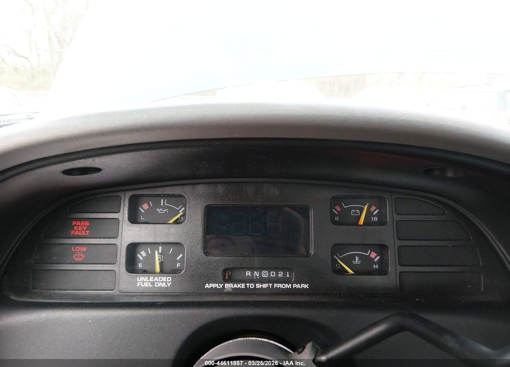 1996 CHEVROLET CAPRICE CLASSIC VIN: 1G1BL52W2TR157844
