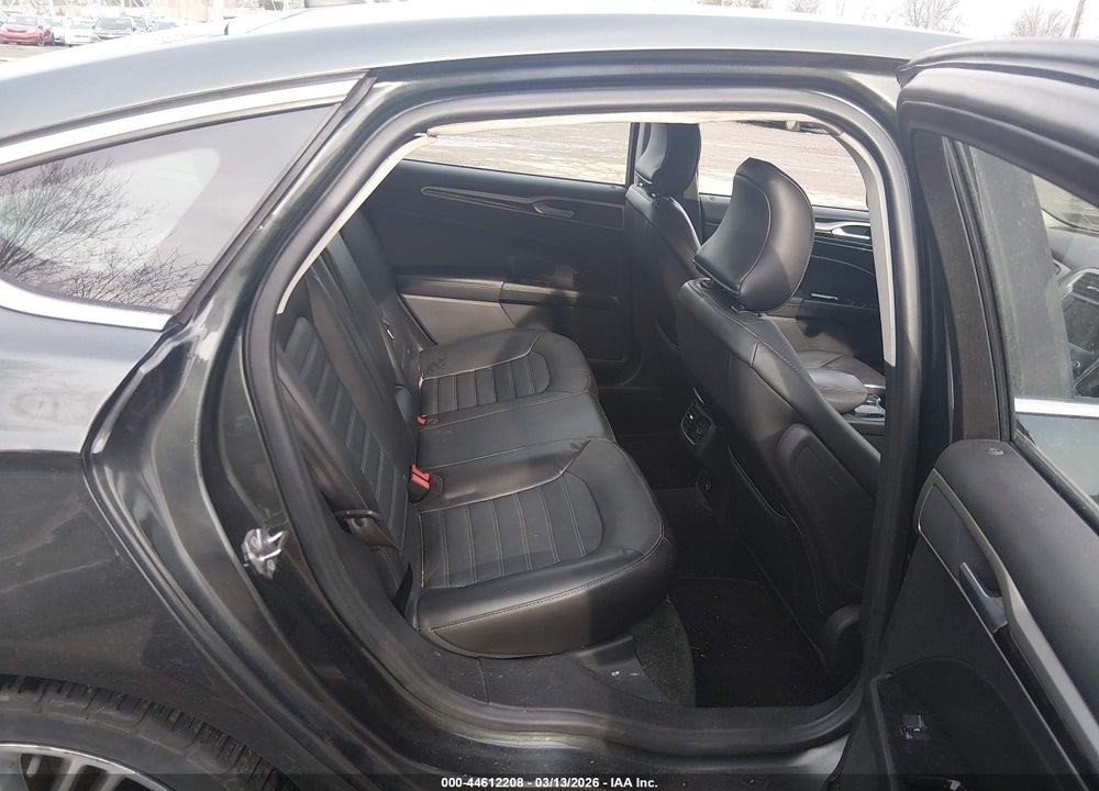 2015 FORD FUSION SE VIN: 3FA6P0HD5FR250748