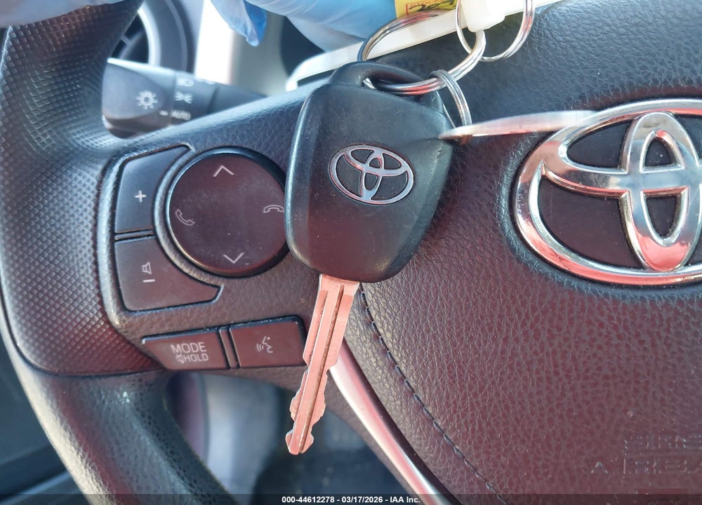 2018 TOYOTA RAV4 LE VIN: 2T3ZFREV8JW445789