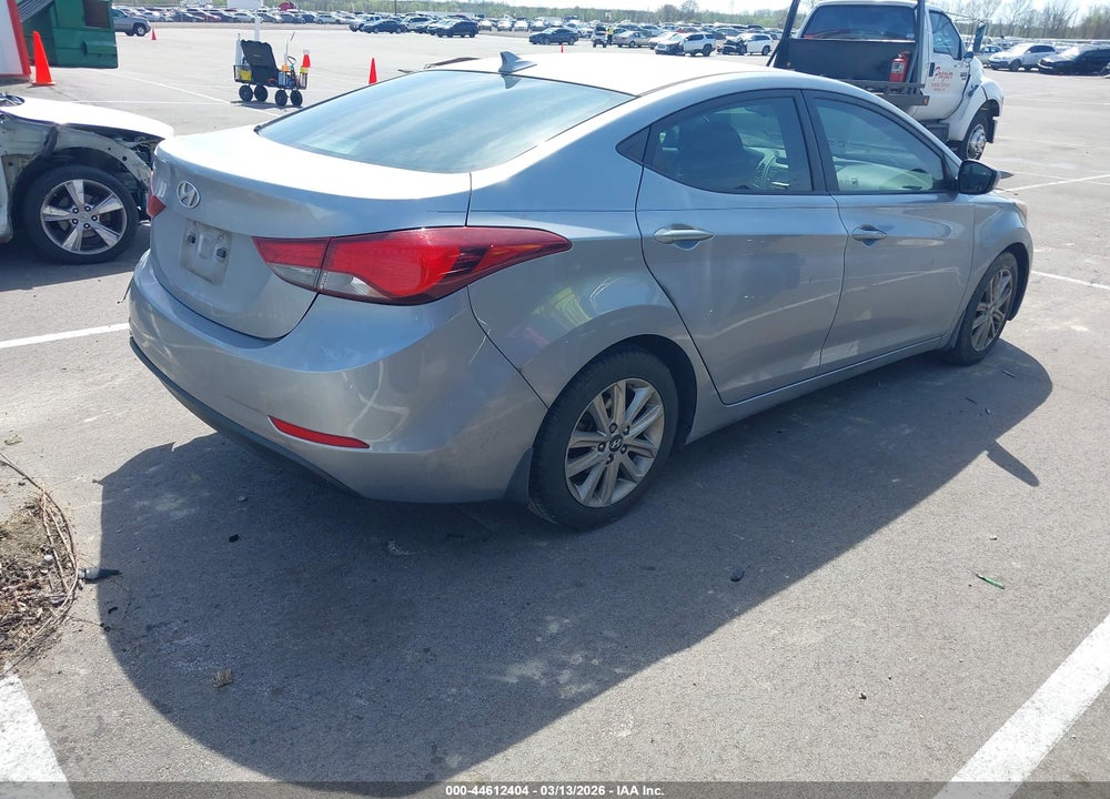 2015 HYUNDAI ELANTRA SE VIN: 5NPDH4AE9FH556329