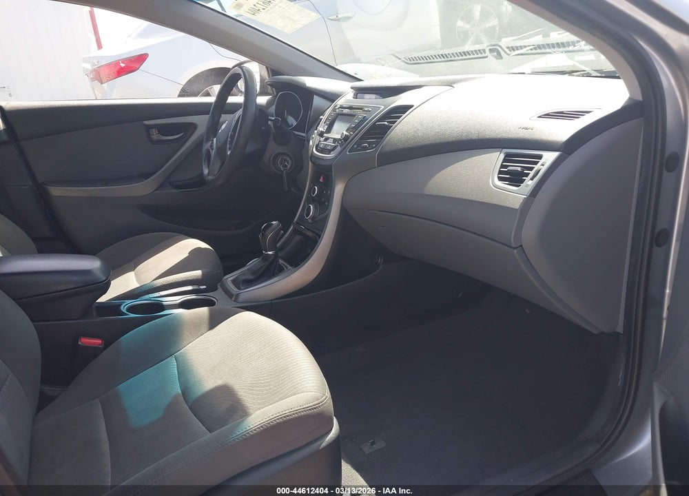 2015 HYUNDAI ELANTRA SE VIN: 5NPDH4AE9FH556329