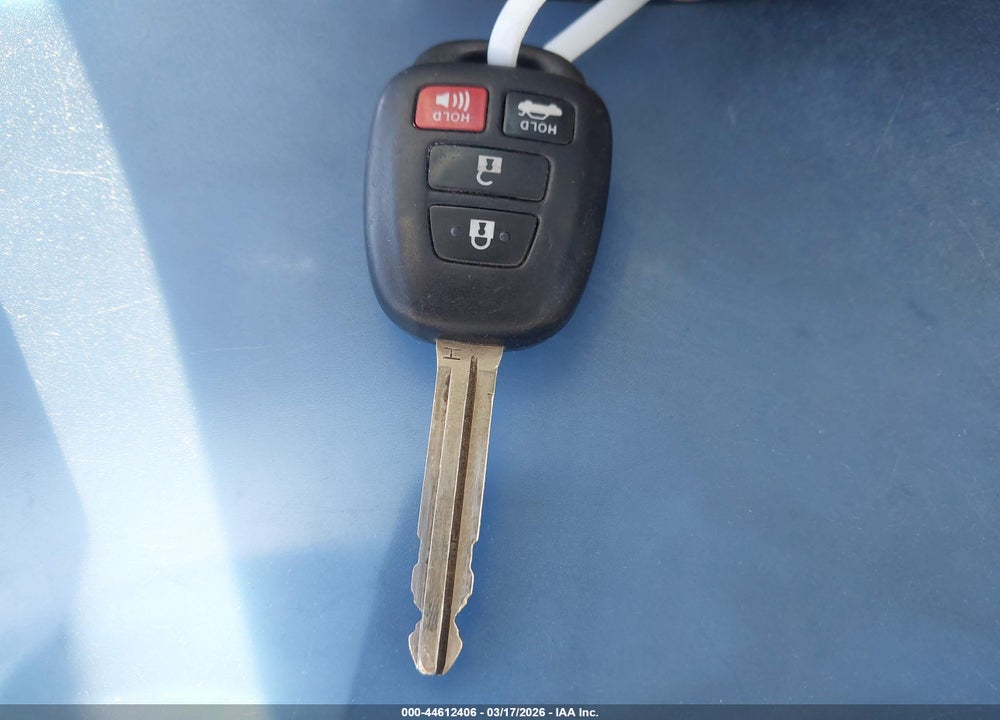 2018 TOYOTA COROLLA SE VIN: 5YFBURHE0JP827019