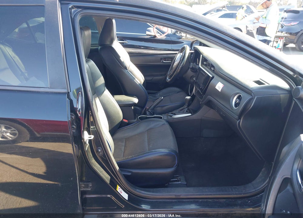 2018 TOYOTA COROLLA SE VIN: 5YFBURHE0JP827019