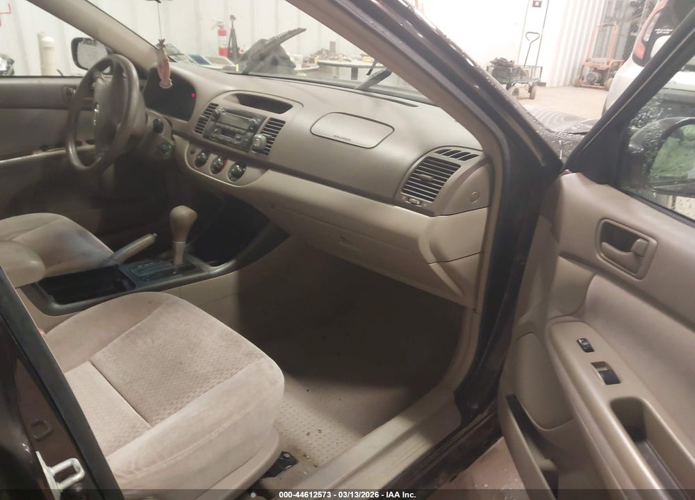 2002 TOYOTA CAMRY LE VIN: 4T1BE32K92U518559