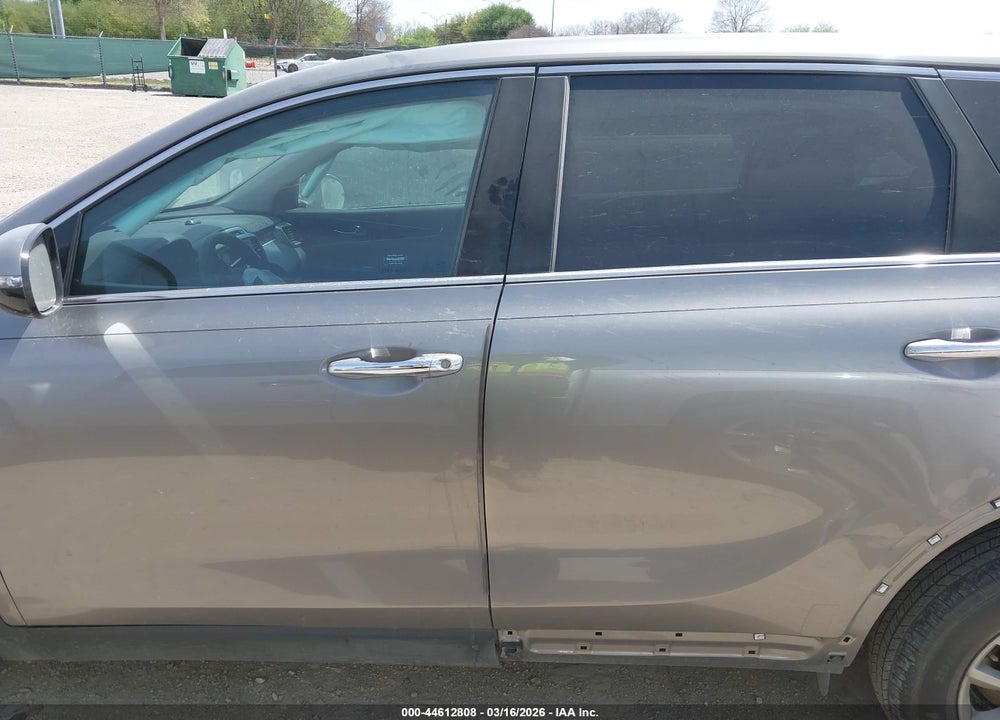 2017 KIA SORENTO 2.4L L VIN: 5XYPG4A33HG247674