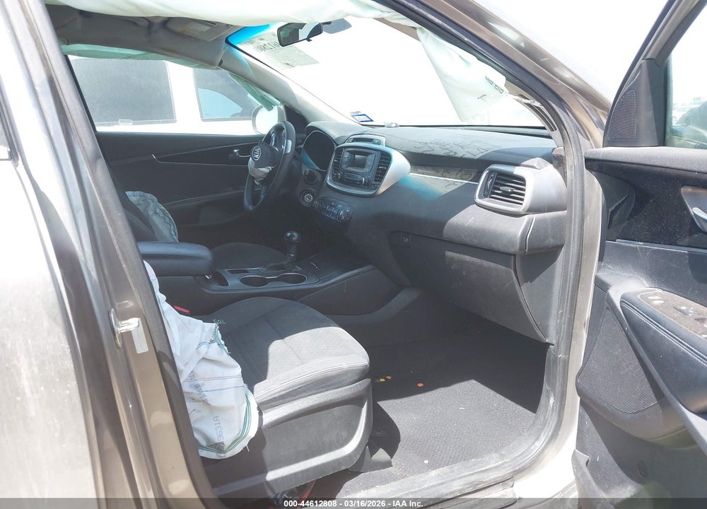 2017 KIA SORENTO 2.4L L VIN: 5XYPG4A33HG247674