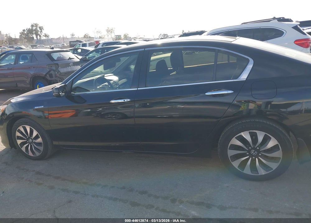 2017 HONDA ACCORD HYBRID VIN: JHMCR6F39HC008887