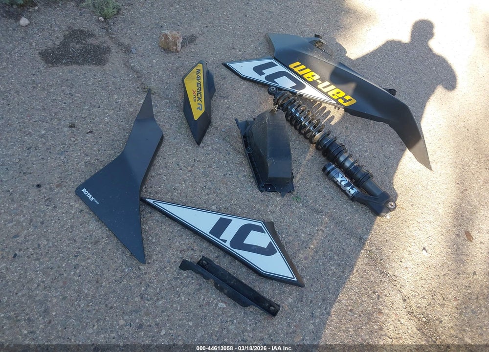 2025 CAN-AM MAVERICK R X RS VIN: 3JB8XAT24SE000047