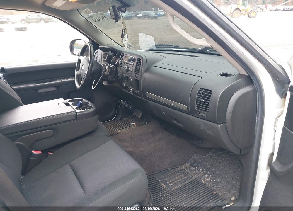 2013 CHEVROLET SILVERADO 1500 LT VIN: 3GCPKSE73DG313684