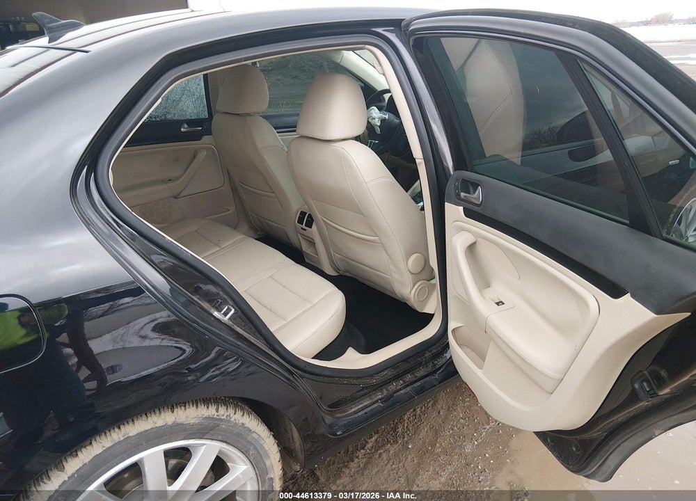 2010 VOLKSWAGEN JETTA WOLFSBURG EDITION VIN: 3VWRJ7AJ4AM077051
