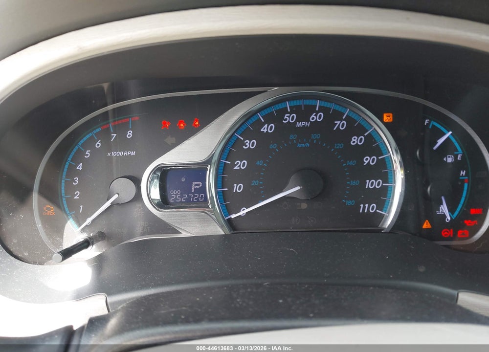 2013 TOYOTA SIENNA XLE V6 8 PASSENGER VIN: 5TDYK3DC9DS379411