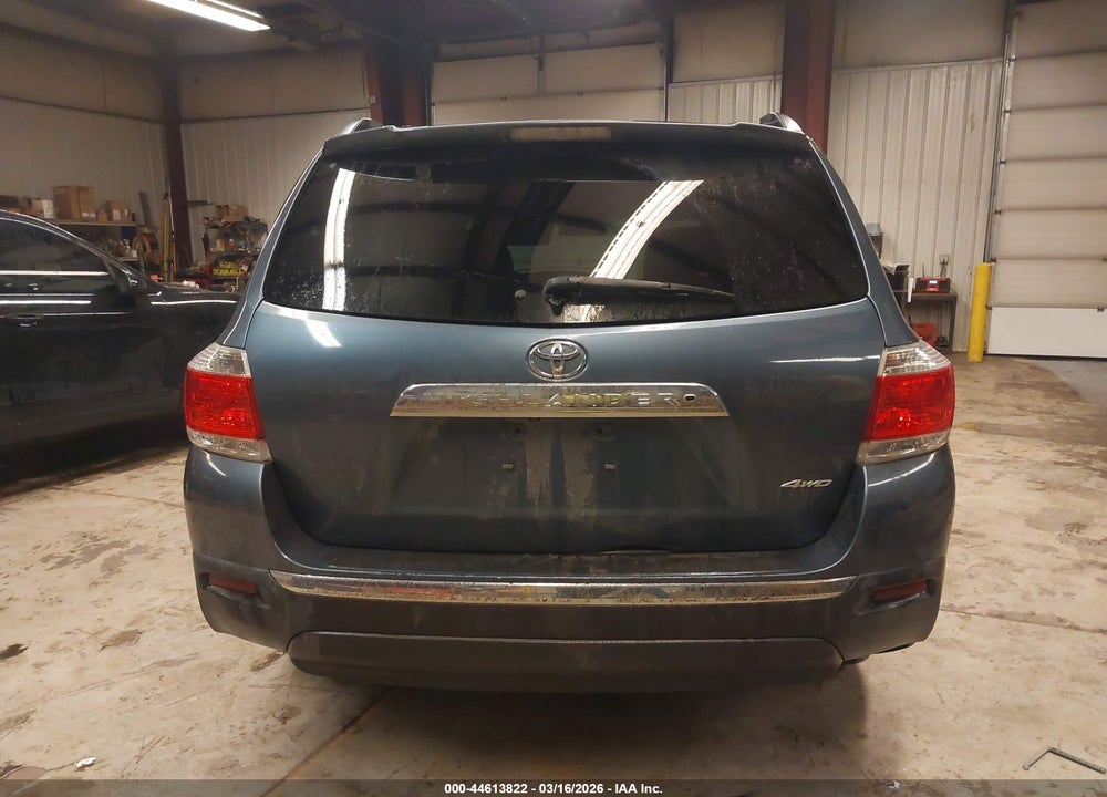 2013 TOYOTA HIGHLANDER BASE PLUS V6 VIN: 5TDBK3EH0DS205842