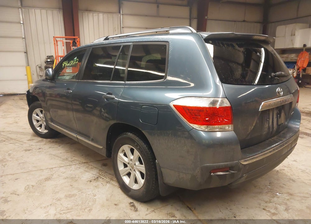 2013 TOYOTA HIGHLANDER BASE PLUS V6 VIN: 5TDBK3EH0DS205842