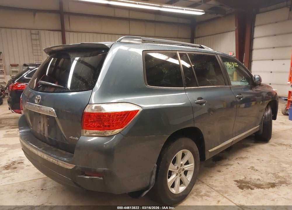 2013 TOYOTA HIGHLANDER BASE PLUS V6 VIN: 5TDBK3EH0DS205842